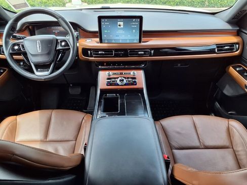 Used 2022 Lincoln Aviator Reserve w/ Equipment Group 201A RWD image 9