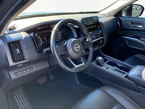 Used 2024 Nissan Pathfinder SL w/ SL Premium Package image 12