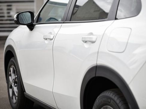 New 2026 Honda HR-V LX image 10