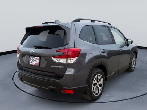 Used 2021 Subaru Forester Premium image 9
