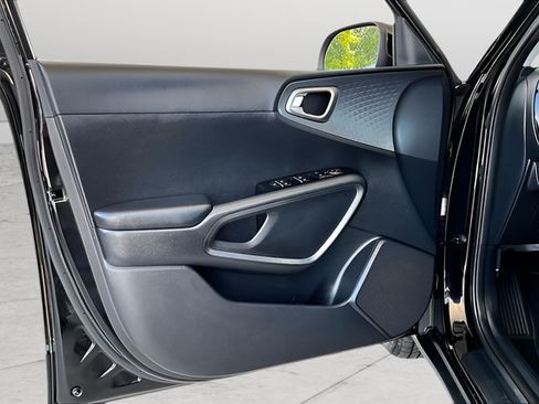 Used 2021 Kia Soul EX FWD image 16