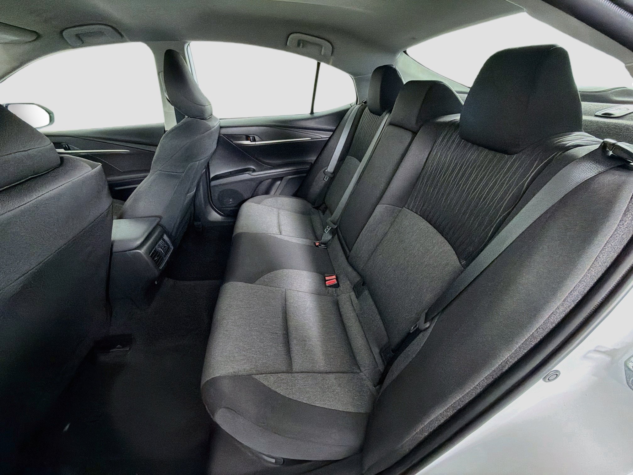 Used 2026 Toyota Camry LE FWD image 27