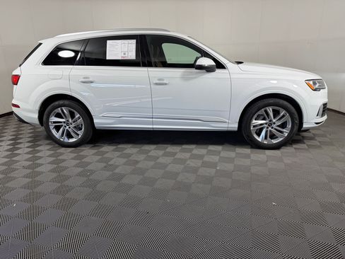 Used 2023 Audi Q7 2.0T Premium w/ Towing Package AWD/4WD image 8
