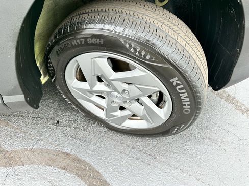 Used 2024 Hyundai Kona SE image 26