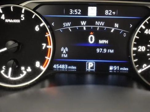Used 2024 Nissan Altima 2.5 SV w/ SV Premium Package FWD image 28