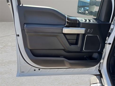 Used 2021 Ford F250 Lariat w/ Lariat Ultimate Package image 6