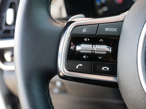 Certified 2023 Kia Sorento EX image 28