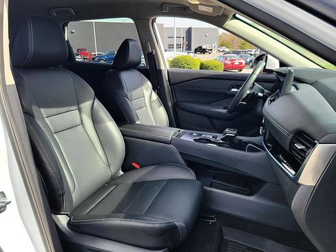 Certified 2024 Nissan Rogue SL image 17