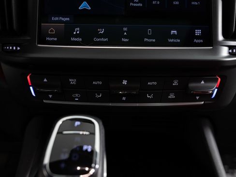 Used 2021 Maserati Levante S AWD/4WD image 39