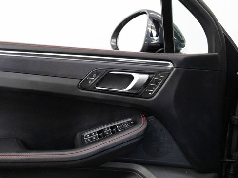 Used 2024 Porsche Macan GTS AWD/4WD image 27