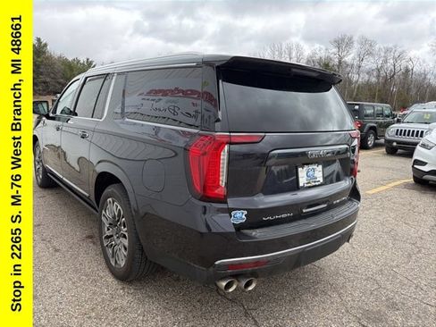 Used 2024 GMC Yukon XL Denali Ultimate w/ LPO, Floor Liner Package AWD/4WD image 9