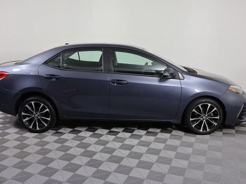 Used 2018 Toyota Corolla SE w/ SE Premium Package FWD image 9