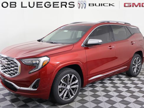 Certified 2020 GMC Terrain Denali w/ Denali Premium Package AWD/4WD image 3