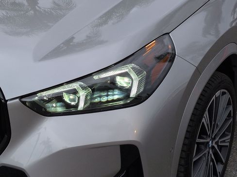 Used 2024 BMW X1 M35i w/ Premium Package image 6