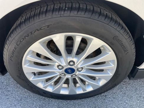 Used 2017 Ford C-MAX SE w/ Cold Weather Package image 24