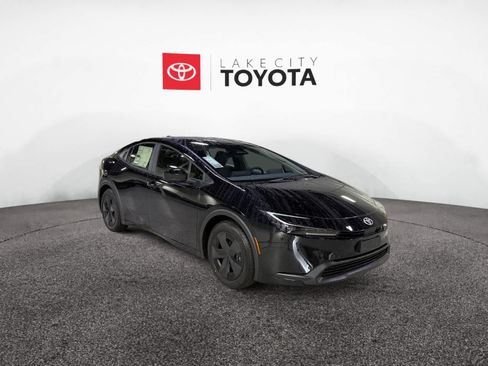 New 2026 Toyota Prius LE FWD image 9