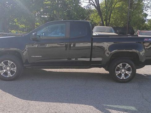 Used 2018 Chevrolet Colorado Z71 AWD/4WD image 2