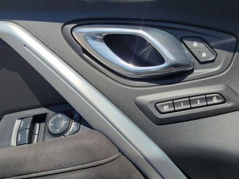 Used 2017 Chevrolet Camaro SS RWD image 17
