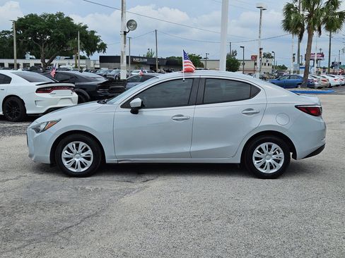 Used 2019 Toyota Yaris L FWD image 4