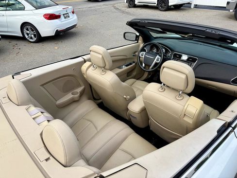Used 2011 Chrysler 200 Limited FWD image 34