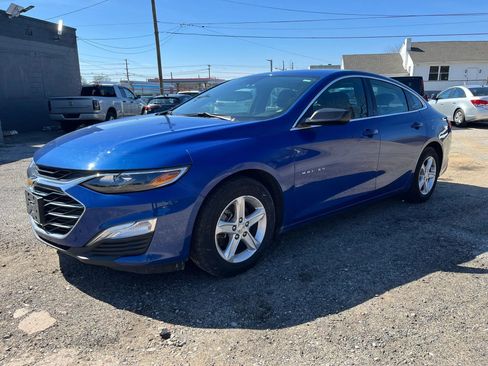 Used 2023 Chevrolet Malibu LS image 1