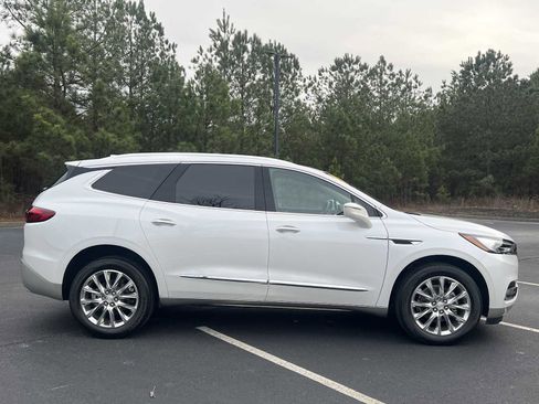 Used 2020 Buick Enclave Essence w/ Sound and Sites Package image 27