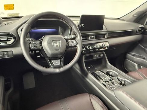 Used 2025 Honda Pilot Black Edition image 44