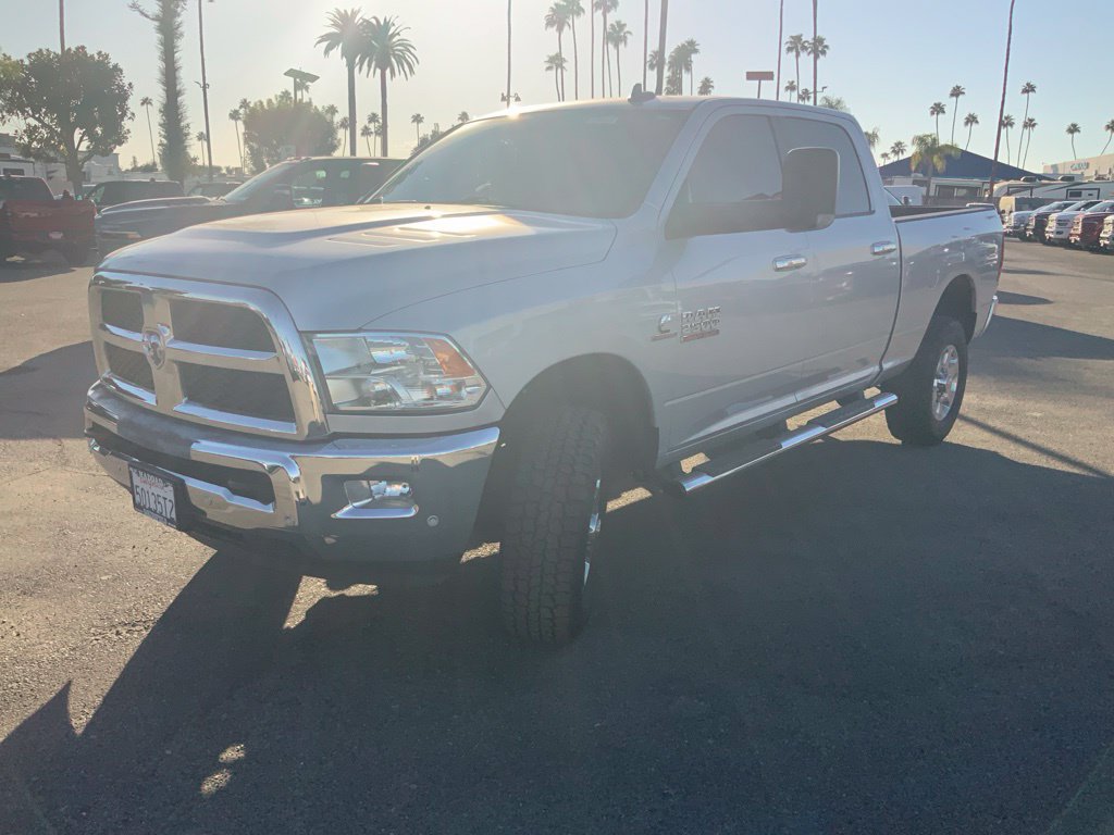 Used 2018 RAM 2500 SLT w/ Luxury Group AWD/4WD image 3