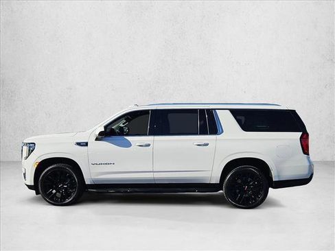Used 2022 GMC Yukon XL SLE w/ Gmc Pro Safety Plus Package image 9