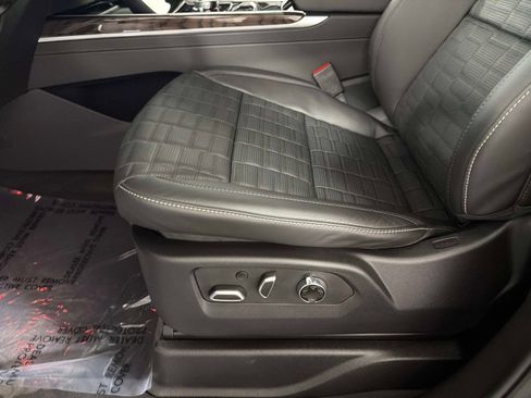 Used 2026 Cadillac Escalade Platinum Sport w/ LPO, ONYX Package image 39