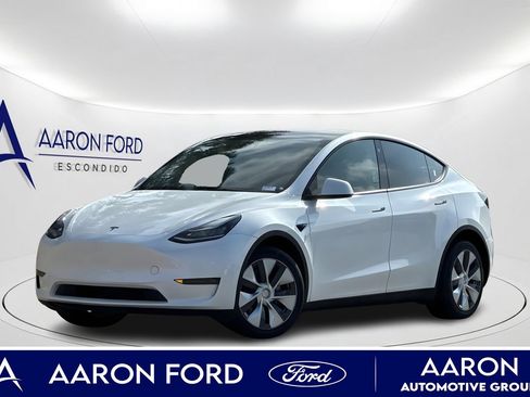 Used 2023 Tesla Model Y Long Range AWD/4WD image 1