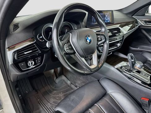 Used 2018 BMW 530i xDrive AWD/4WD image 9