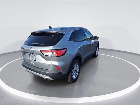 Used 2022 Ford Escape SE image 8