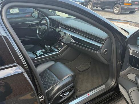 Used 2020 Audi S8 L image 27