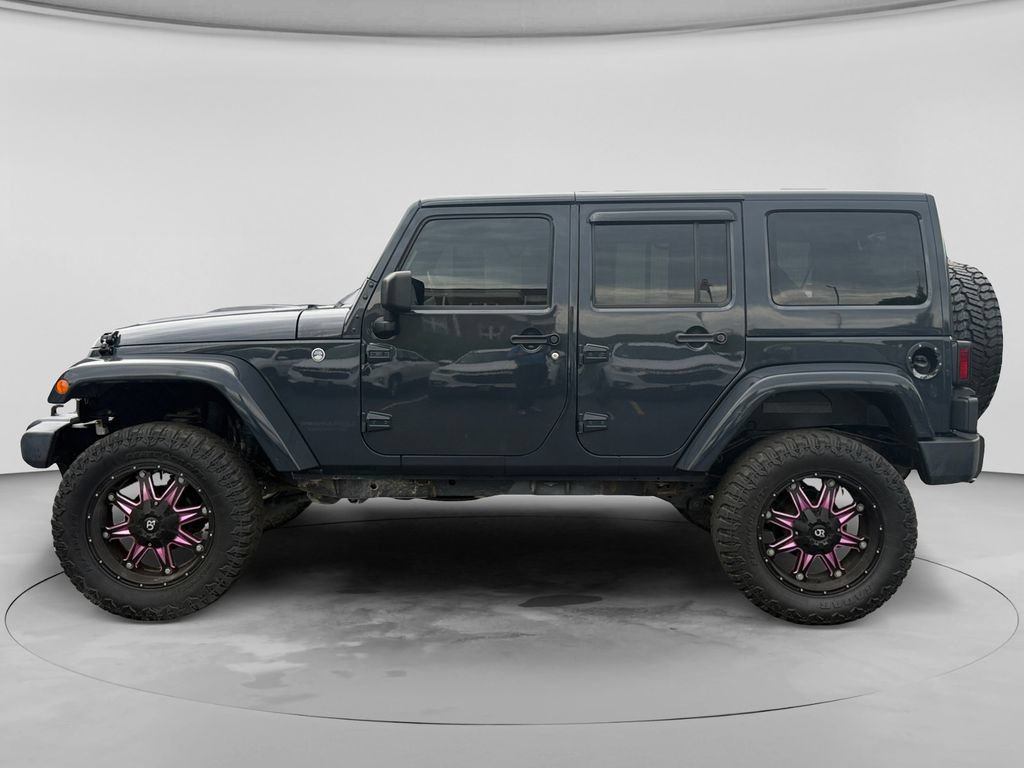 Used 2018 Jeep Wrangler Unlimited Sahara w/ Dual Top Group AWD/4WD image 3