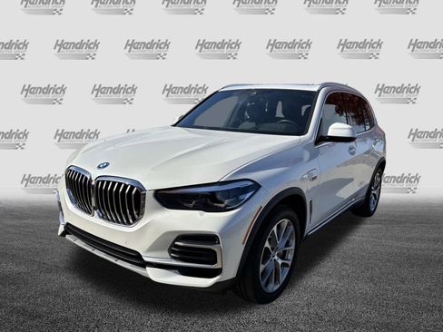 Certified 2022 BMW X5 xDrive45e w/ Luxury Seating Package image 5