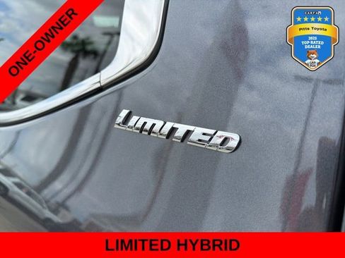 Used 2024 Toyota Tundra Limited w/ Power Package image 9