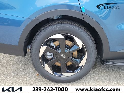New 2026 Kia Sorento EX FWD image 9