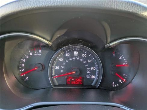 Used 2014 Kia Sorento LX image 11