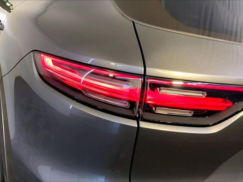 Used 2023 Porsche Cayenne image 30