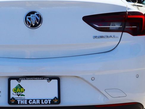 Used 2018 Buick Regal Preferred w/ Sights and Sounds Package image 20