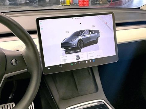 Used 2023 Tesla Model Y Performance AWD/4WD image 5