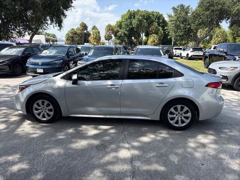 Used 2022 Toyota Corolla LE FWD image 9
