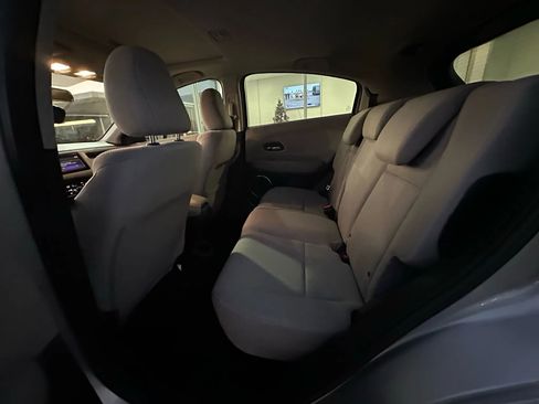 Used 2016 Honda HR-V EX image 11