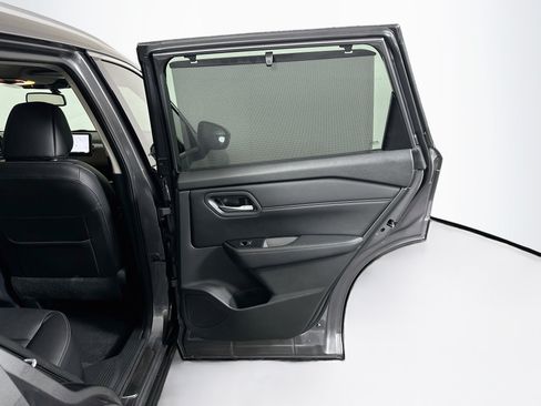Used 2024 Nissan Rogue SL w/ SL Premium Package FWD image 33