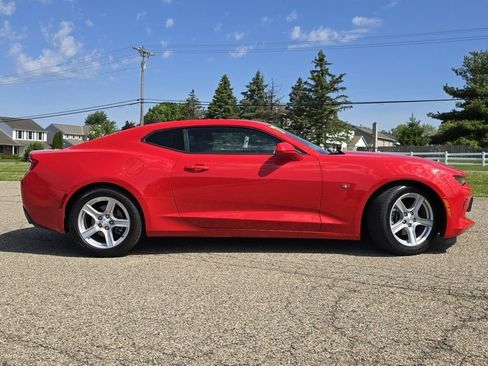 Used 2017 Chevrolet Camaro LT RWD image 16