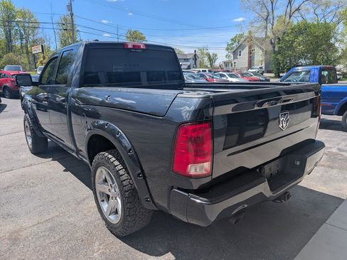 Used 2017 RAM 1500 Express AWD/4WD image 10