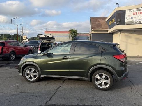 Used 2016 Honda HR-V EX image 10