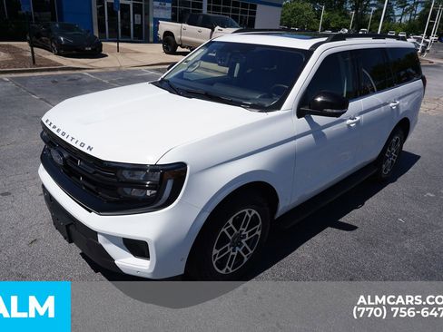 Used 2025 Ford Expedition Active AWD/4WD image 19