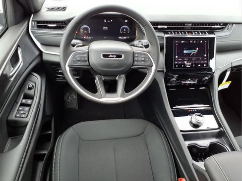 New 2026 Jeep Grand Cherokee Laredo AWD/4WD image 10